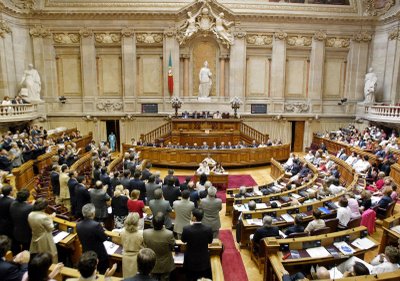 Redução do Número de Deputados na Assembleia de 230 para 180.